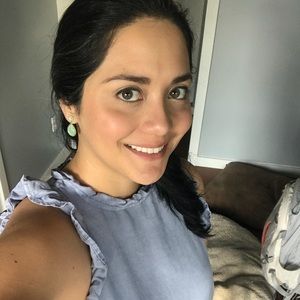 Meet your Posher, Alejandra